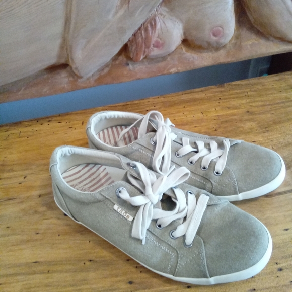 Taos Star Tan Canvas Lace-up Sneakers With Arch Support Size 10 - Picture 1 of 11